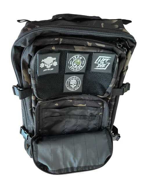 taktikai táska testépítő fitness kitűzővel - terepszínű sporttáska - terepszínű táska