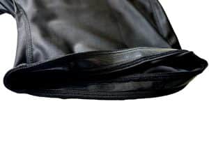 черна атлетична потница - атлетичен костюм - пауърлифтинг - вдигане на тежести