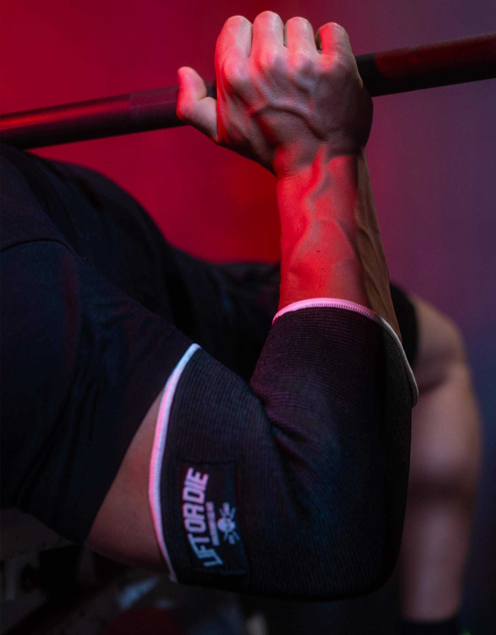 Las mejores coderas de 2 capas para powerlifting, strongman y halterofilia - warrior gear
