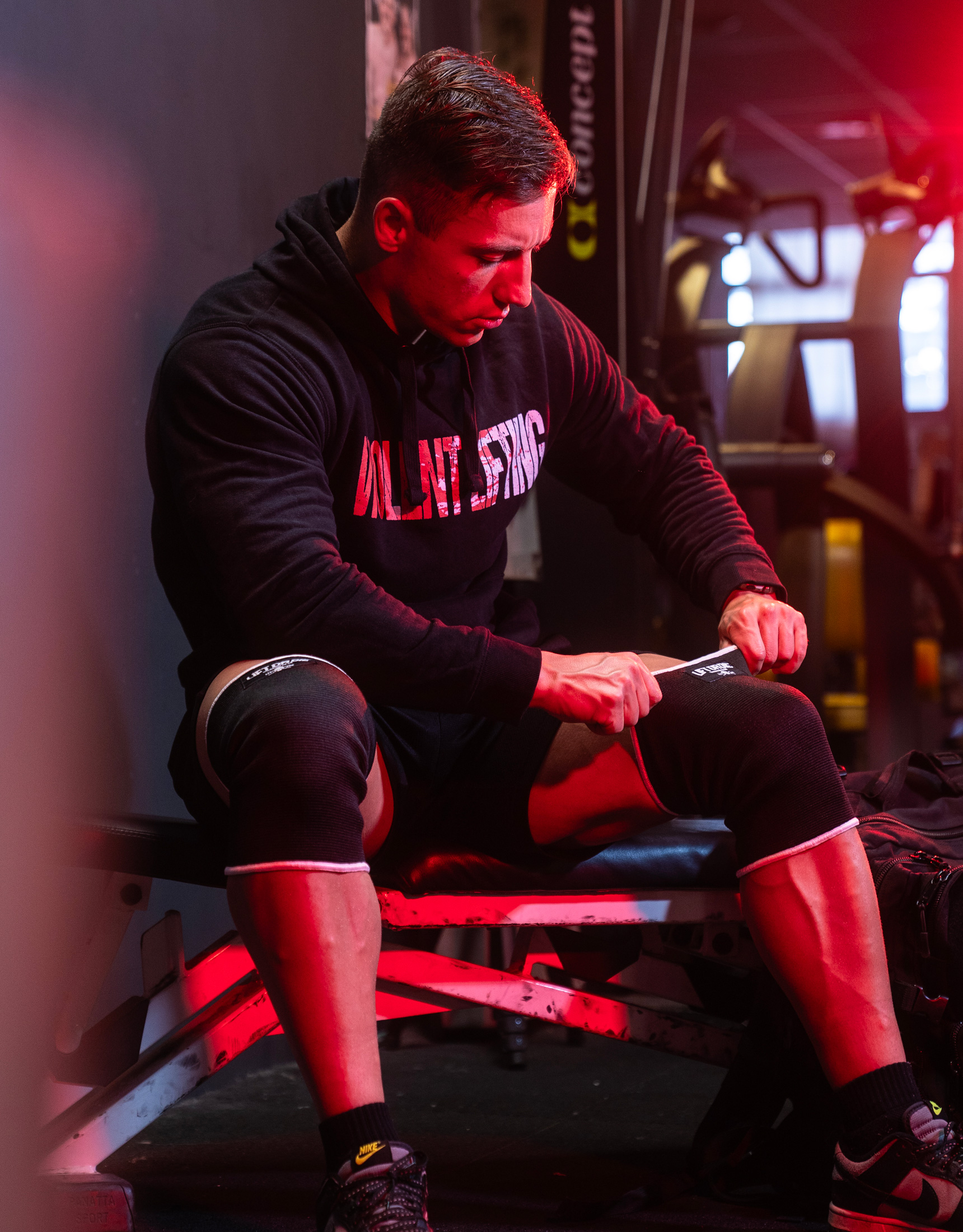 Ampia gamma di ginocchiere per powerlifting, strongman e bodybuilding