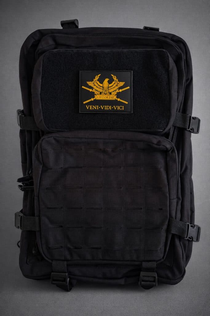 Mochila táctica de gimnasio negra Warrior Gear con parche de PVC Lift or Die Veni Vidi Vici personalizado.