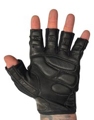 Vue de la paume renforcée et rembourrée des gants de musculation Warrior Gear pour une protection maximale.
