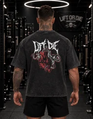 Vue de dos du t-shirt oversize Warrior Gear arborant un crâne rouge et des serpents, parfait pour les gros entraînements de powerlifting et strongman.